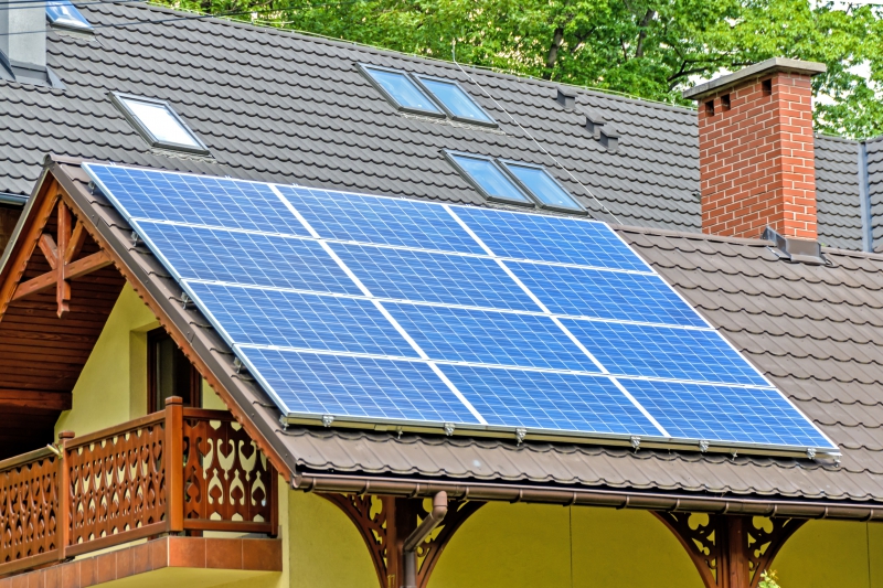 chauffagiste-LA BASTIDE-min_solar-panels-1477987